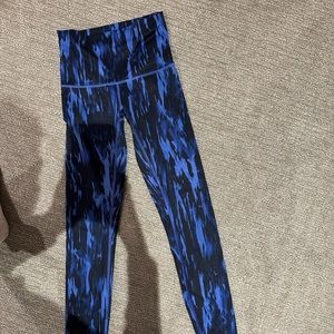 Lululemon size 2 pattern leggings